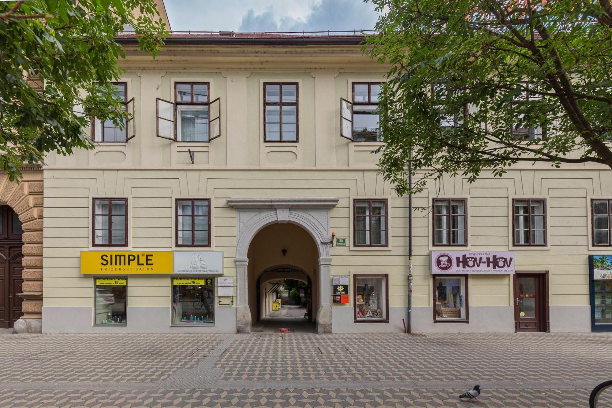 Апартаменти By The Walnut Tree Любляна Екстер'єр фото